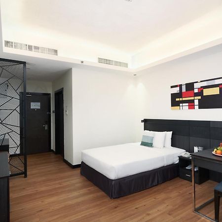 Bespoke Hotel Puchong Exterior photo