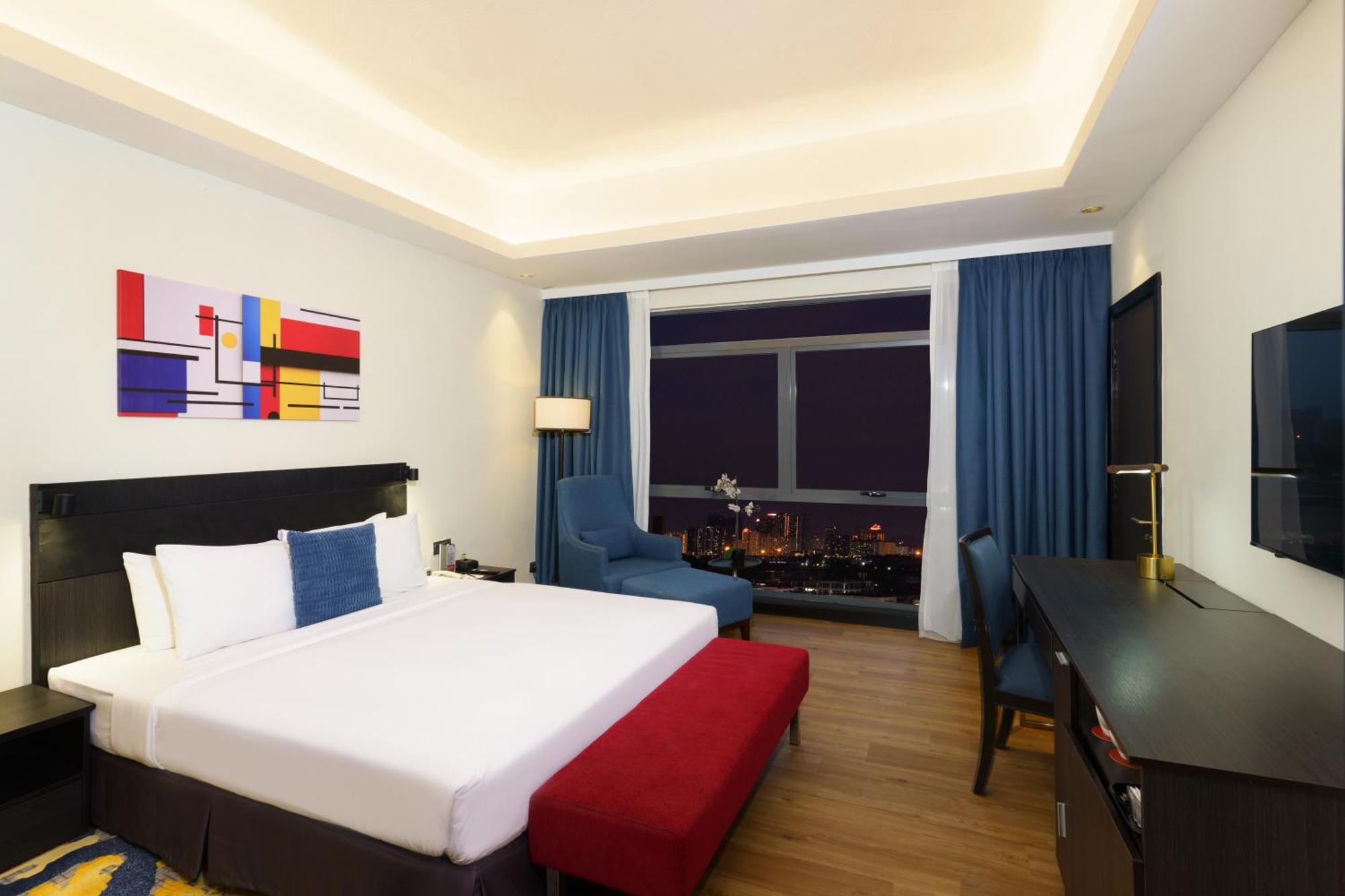 Bespoke Hotel Puchong Exterior photo