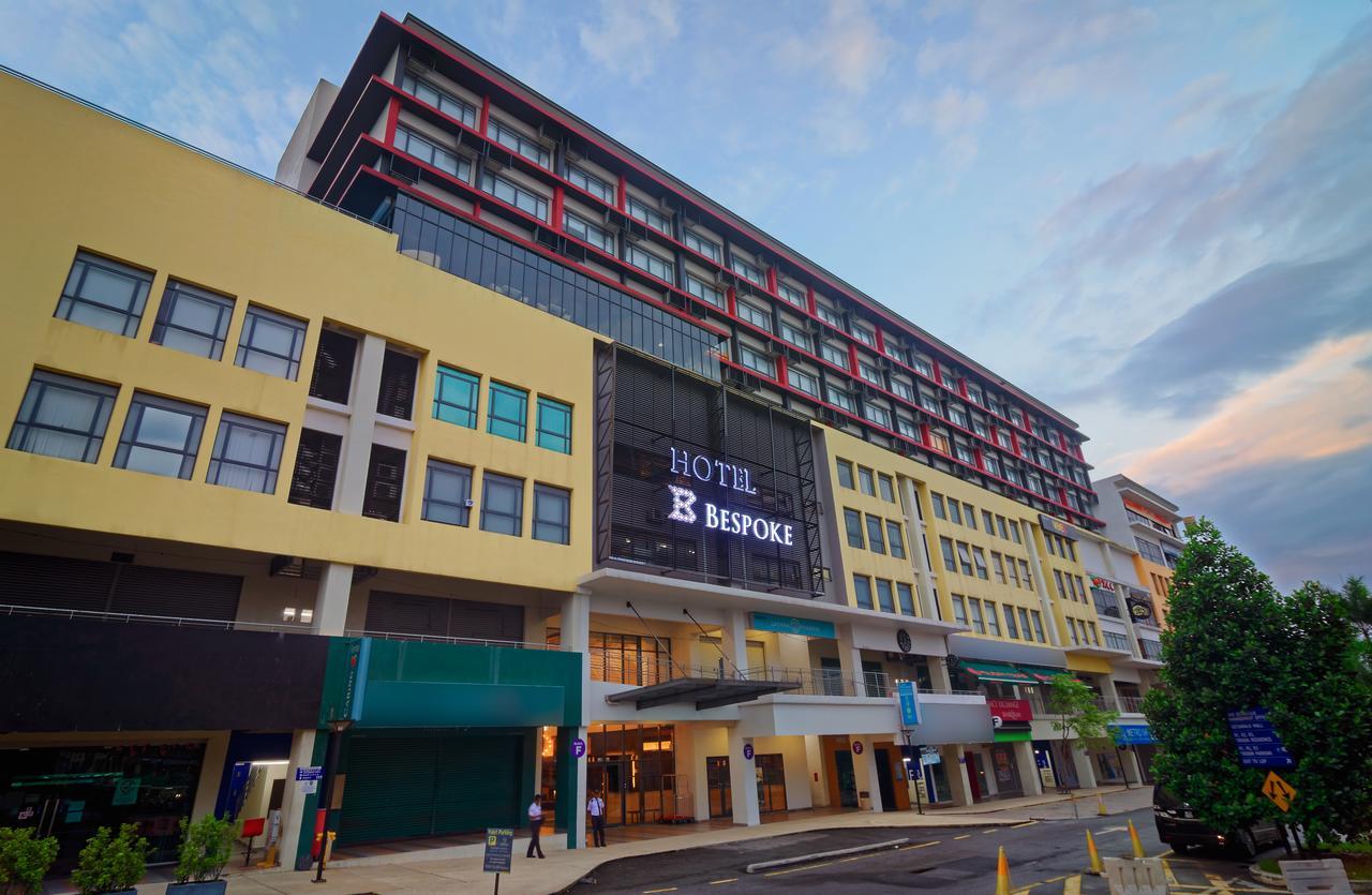 Bespoke Hotel Puchong Room photo